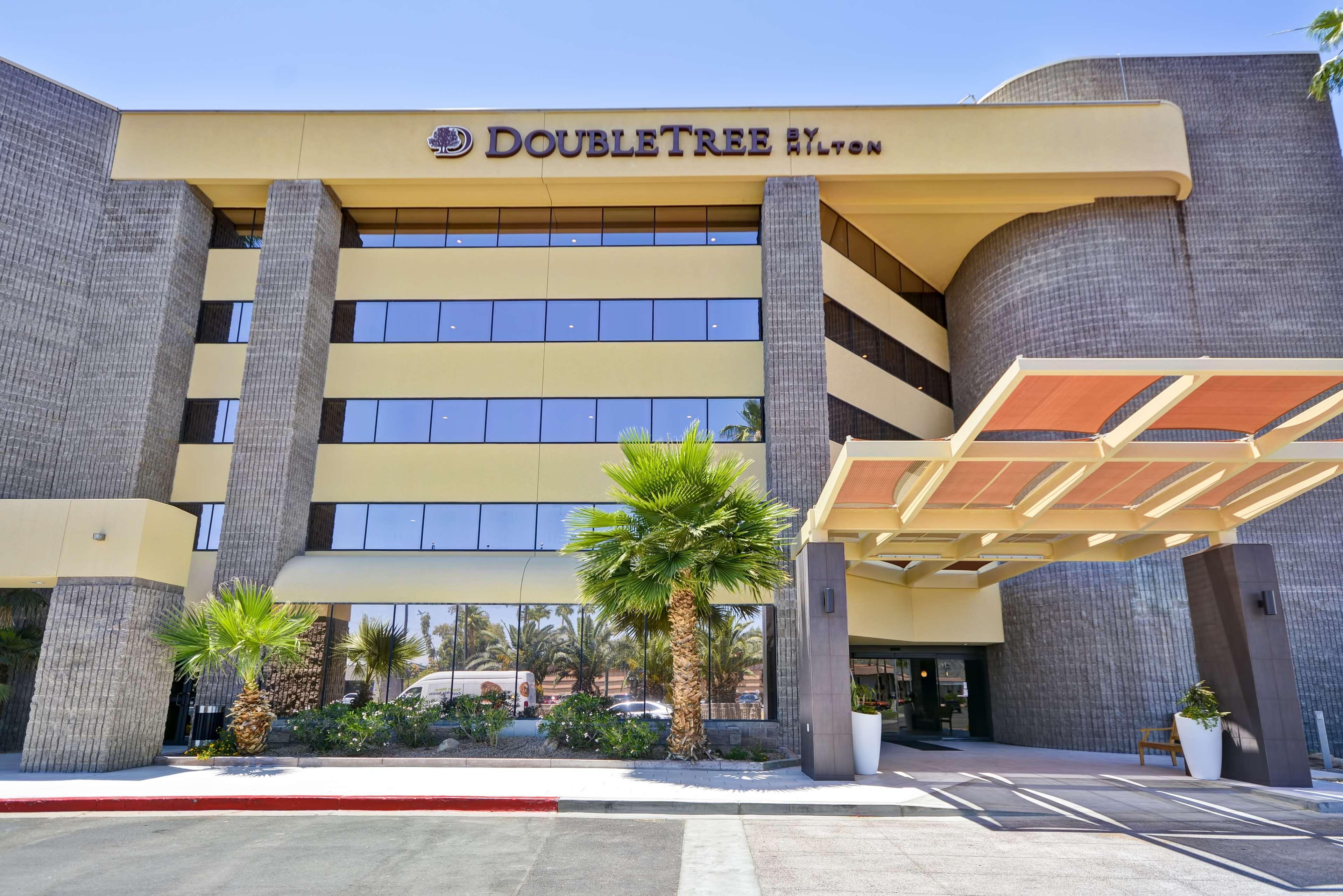 Doubletree By Hilton Phoenix North Exterior photo